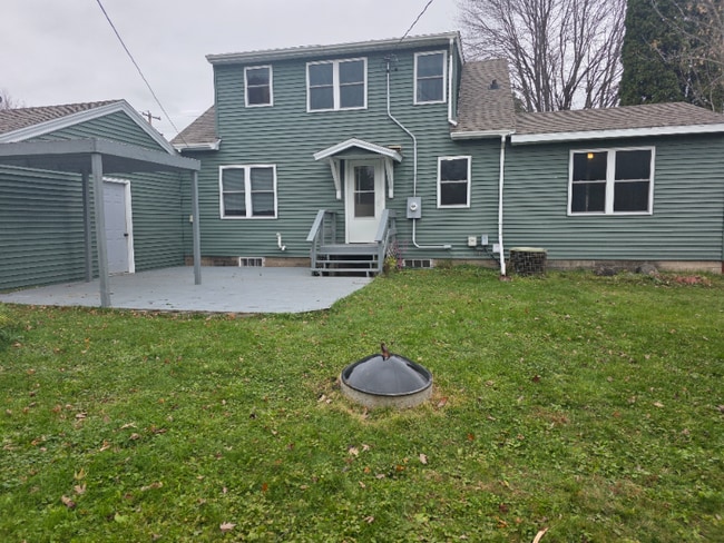 Building Photo - 244 Broadway St E