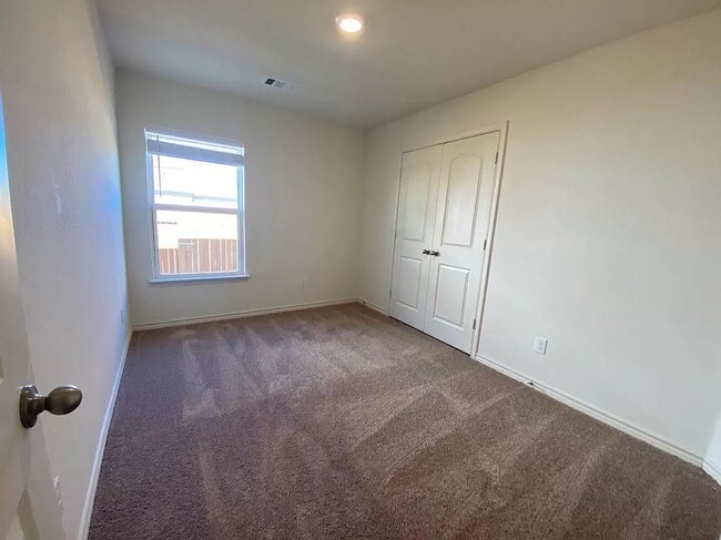 Building Photo - 513 Fox Glen Cv