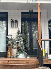 Building Photo - 103 Filors Ln