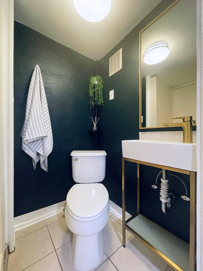 Building Photo - 333 9th Ave N