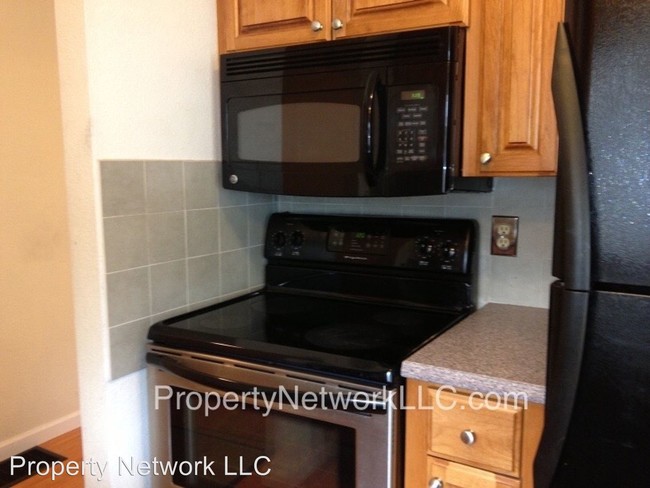 Foto del edificio - 371 NE Village Squire Ave