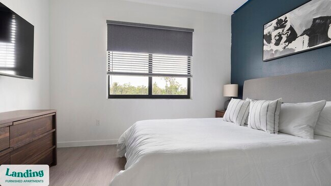 Foto del edificio - 7301 Lake Bank Lp