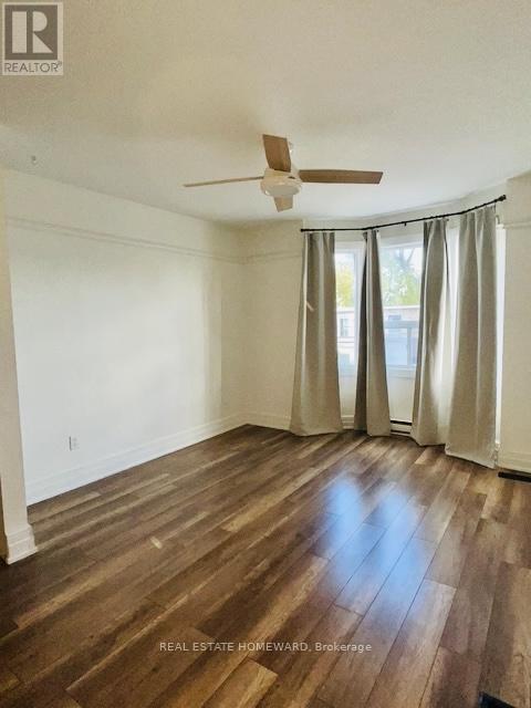 Photo du bâtiment - 86 Carlaw Ave