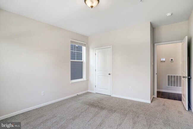 Building Photo - 404 Constellation Ln