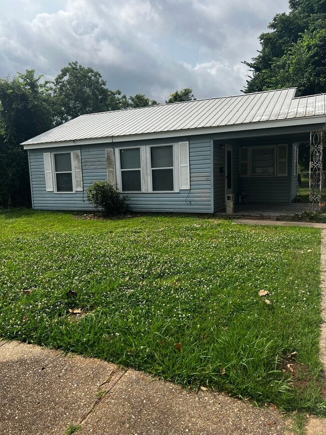 Building Photo - 2662 Olive St