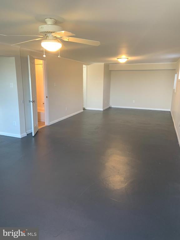 Foto del edificio - 1072 River Bay Rd