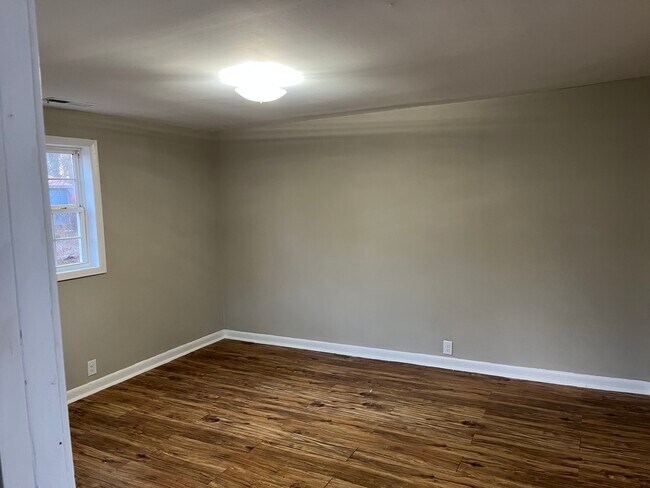 Foto del edificio - 914 Fir Pl