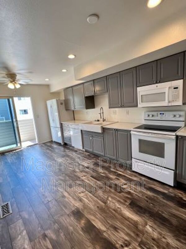 Foto del edificio - 5360 Solar Ridge Dr