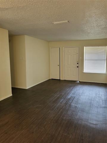 Building Photo - 1417 Laura Ln
