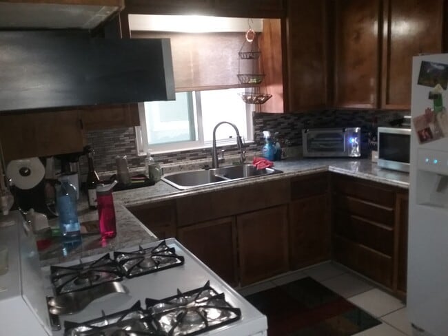 Remodled upgraded Kitchen ! ! ! - 4804 Austin Dr