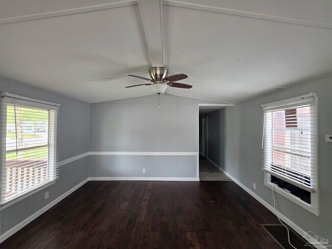 Foto del edificio - 8527 San Juan Calzada