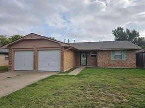 Building Photo - 1437 NW Great Plains Blvd Building Photo - 1437 NW Great Plains Blvd