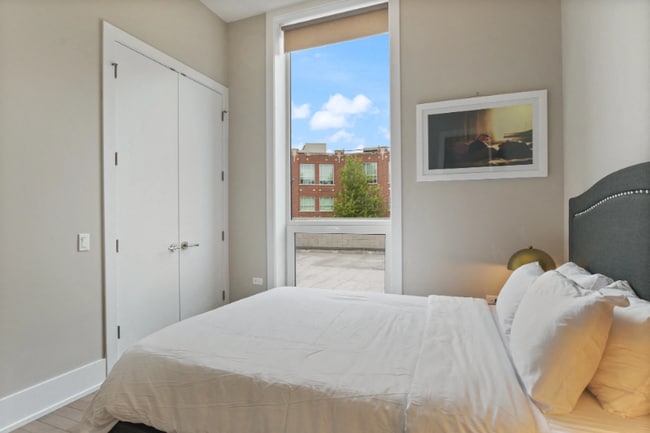 Foto del edificio - 943 N Kingsbury St