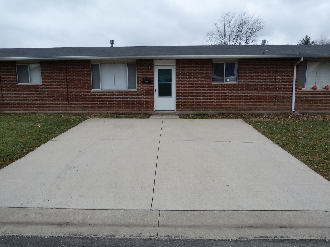 frente con 2 lugares de estacionamiento privado - 564 Sheridan St