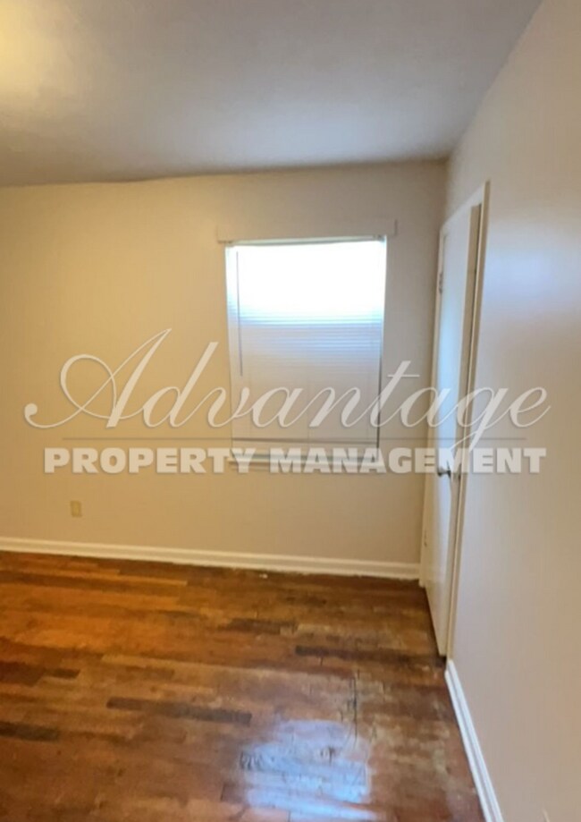 Building Photo - Newly renovated home in Frayser