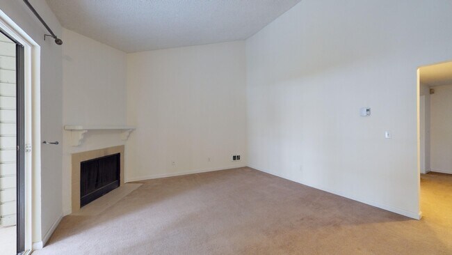 Foto del edificio - Beautiful Mountlake Terrace Condo ~ Easy C...