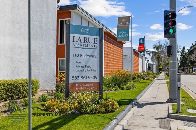 Building Photo - La Rue Apartments