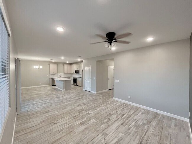 Building Photo - Newly Built Home in Tolleson! Modern 4 bd ...