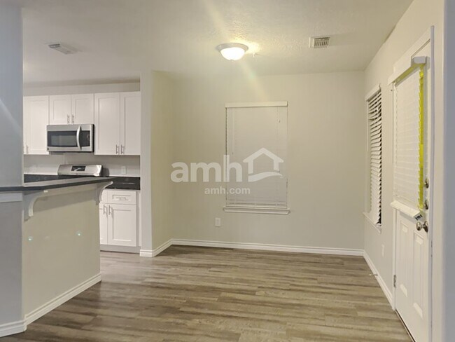 Foto del edificio - 6714 Hidden Colony Ln