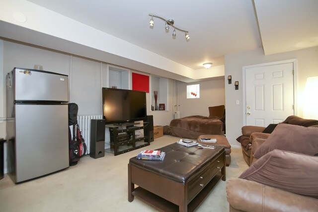 Building Photo - 21 W Division St