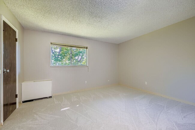 Foto del edificio - Move-In Ready 1-Bed Near Campus ***Applica...