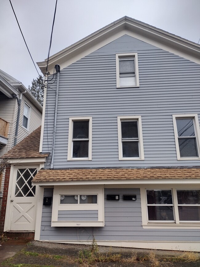 Building Photo - 560 Washington St