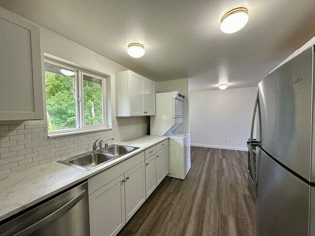 Foto del edificio - 2025 Yew St.