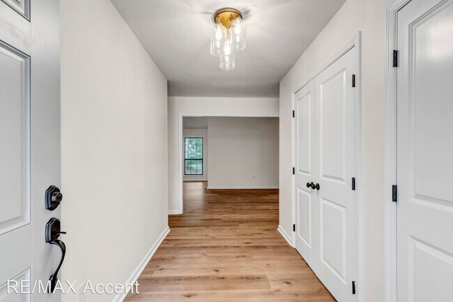 Building Photo - 3 br, 2.5 bath House - 263 Tivoli Marsh Rd.