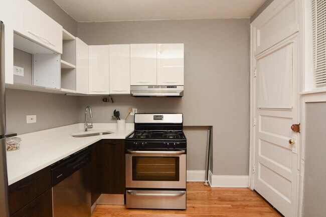 Foto del edificio - 637 W Cornelia Ave
