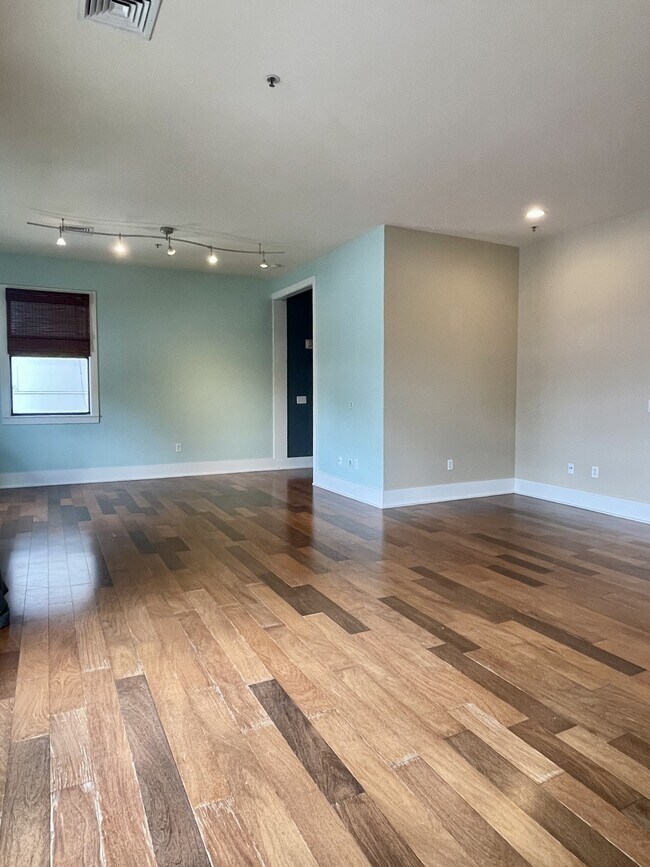 Building Photo - 2201 8th Ave S