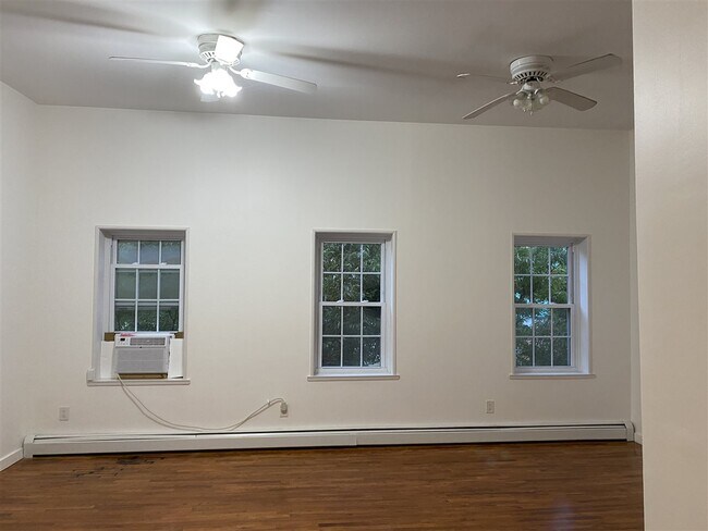 Building Photo - 332 2nd St