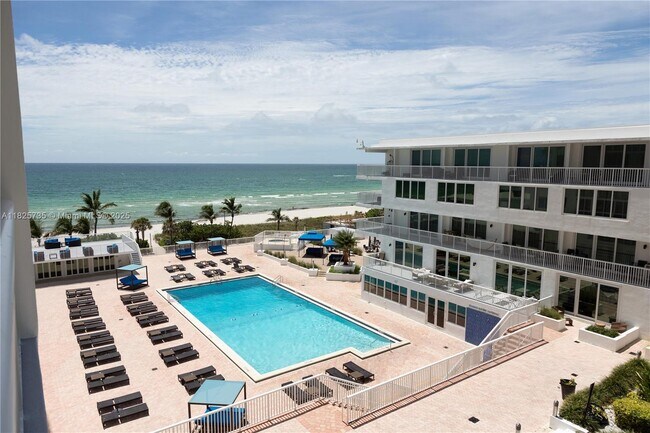 Foto del edificio - 5401 Collins Ave
