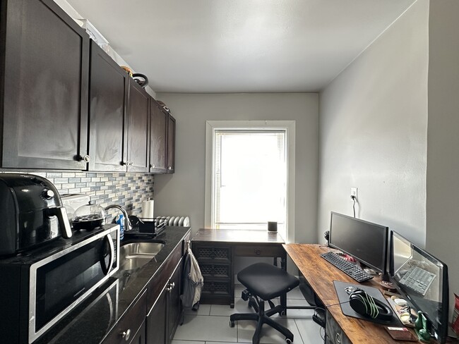 Foto del edificio - 6349 N Magnolia Ave