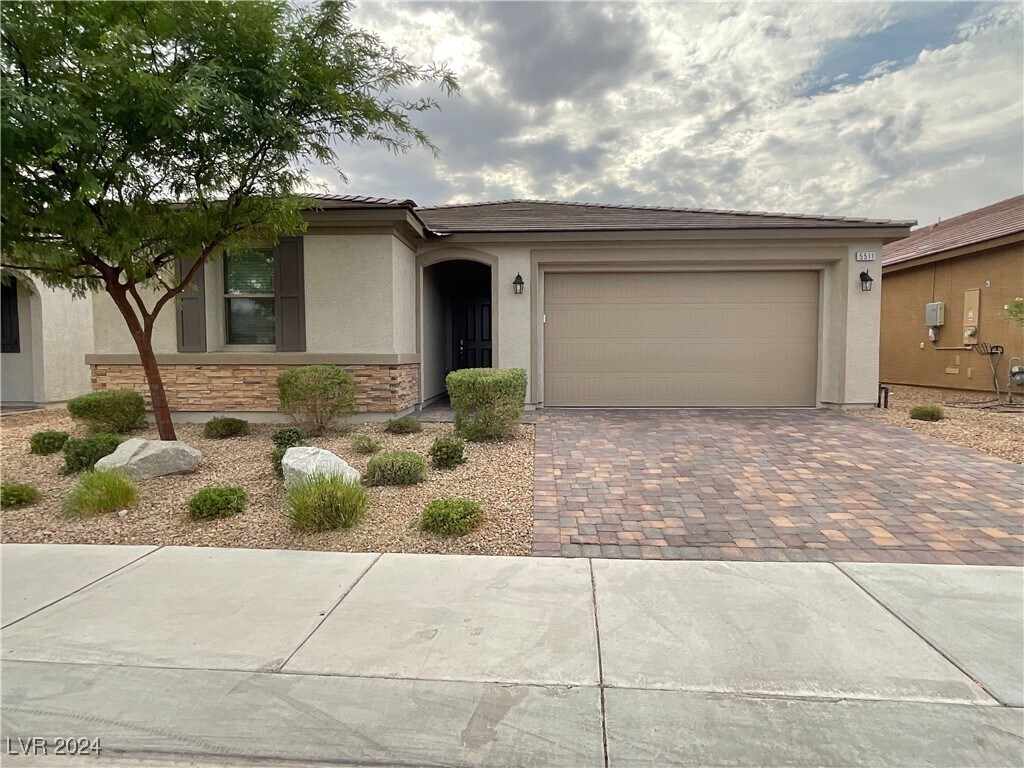 Foto principal - 5511 Strawberry Swing St
