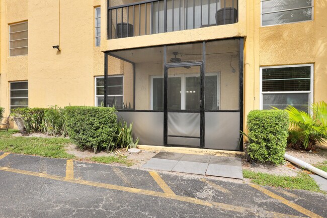 Building Photo - 490 NW 20th St