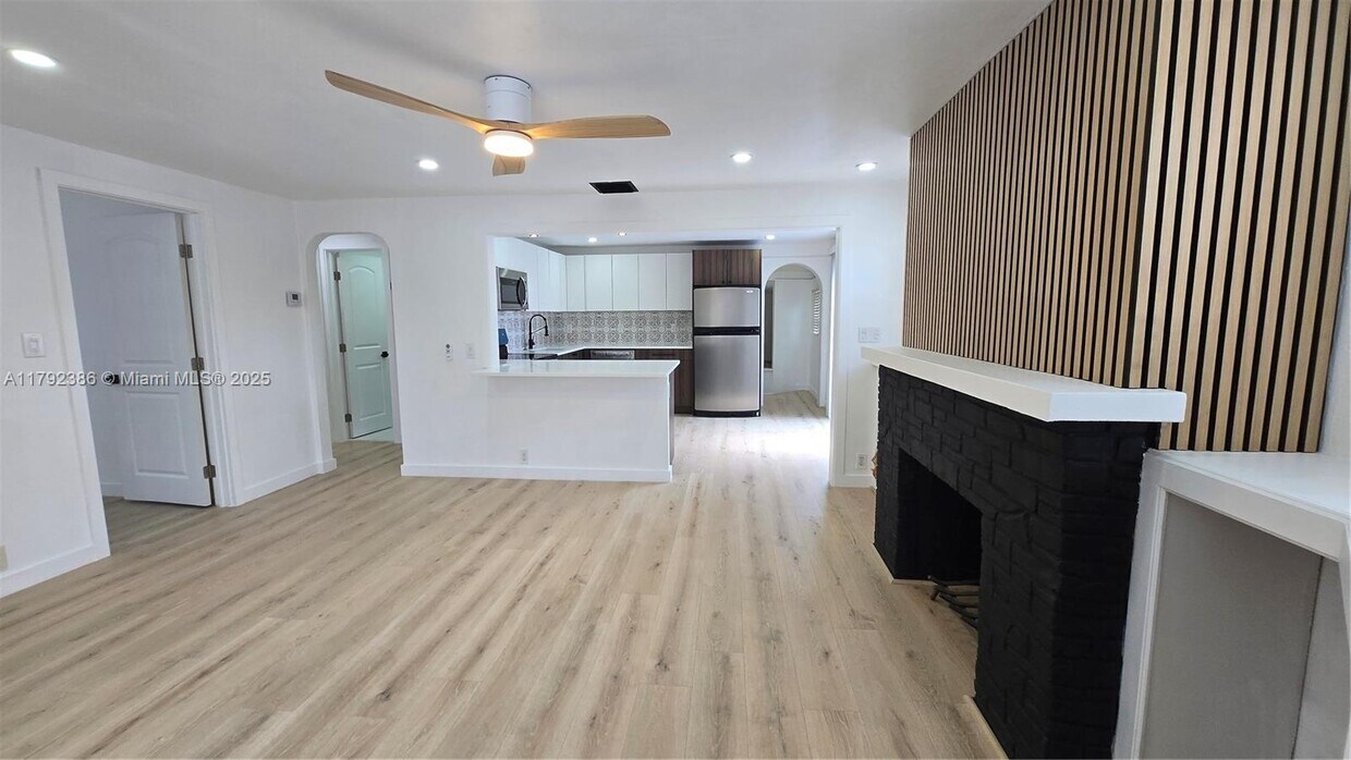 Primary Photo - 1448 NE 24th Ct