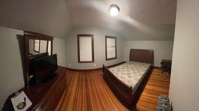 Foto del edificio - 34 Larchmont St