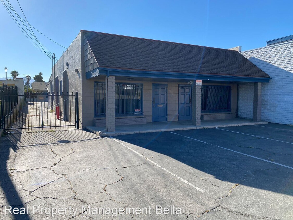 Primary Photo - 6 br, 2 bath House - 340 N San Jacinto