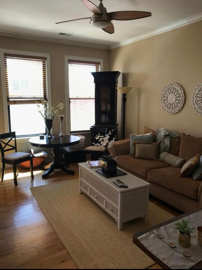 Sala de estar - 1654 W Wabansia Ave