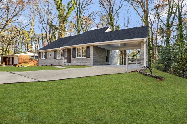 Building Photo - 2416 Dodson Dr