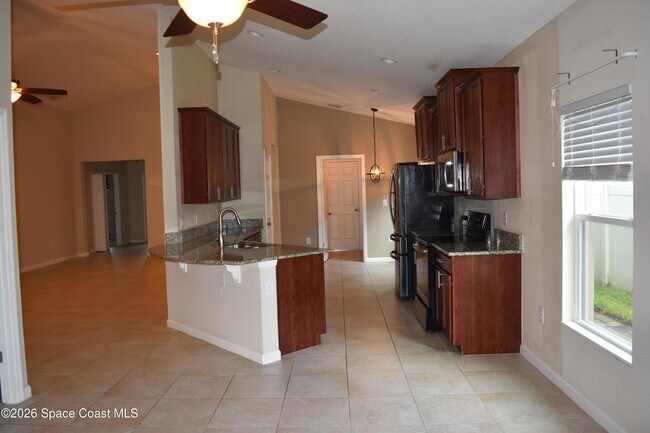 Building Photo - 518 Dillard Dr SE