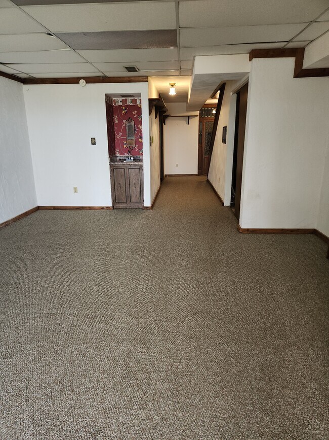 Sótano terminado - 4564 Ohio Ave