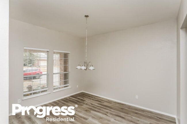 Building Photo - 422 Sugarberry Ln