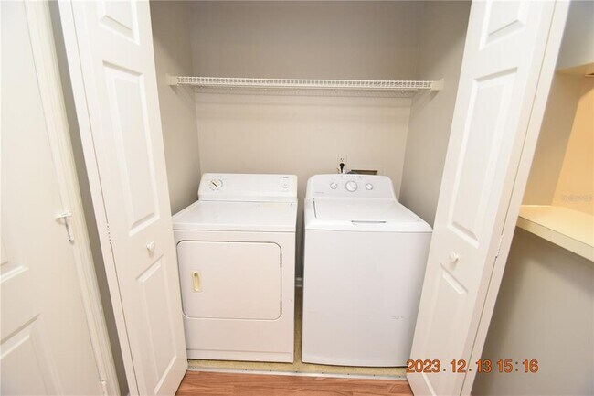 Building Photo - 8679 Key Royale Ln