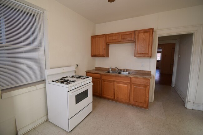 kitchen - 3111 Arkansas Ave