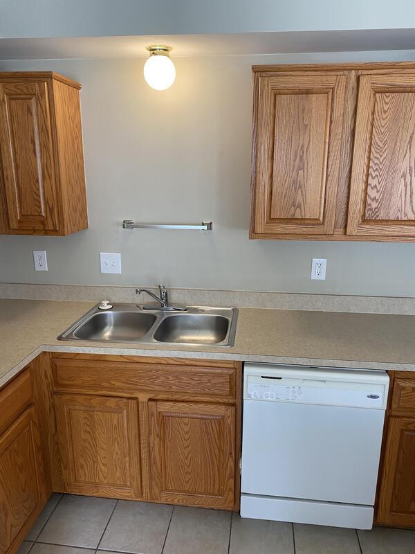 45514 Revere Dr, Shelby Township, MI 48315 Condo for Rent in Shelby