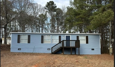 Building Photo - 152 W Lakeview Dr