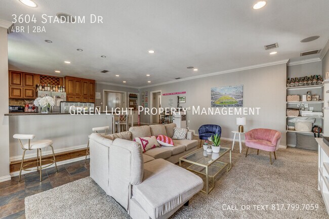 Building Photo - 3604 Stadium Dr