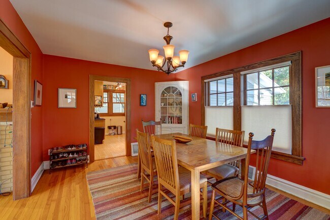 Foto del edificio - 2204 Eton Ridge