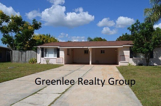 Foto principal - Move in Ready Duplex 1 bedroom 1 bath that...